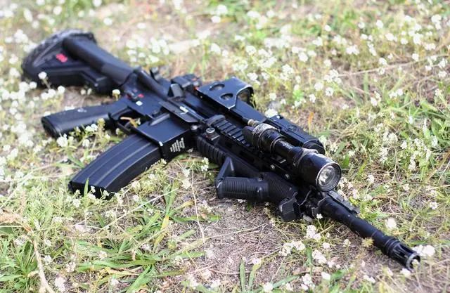 异界事务所游戏武器与现实原型说明