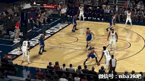 揭秘《NBA2K18》背身单打秘籍：过人技巧全解析，让你成为内线霸主！