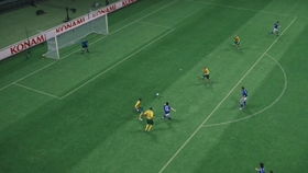 《实况足球2010：精华TOP10进球技巧》