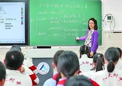 大学英语课代表胸不饱满的原因探析