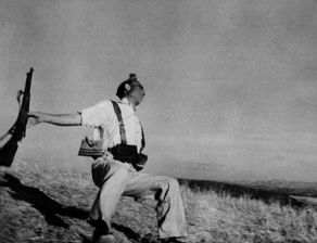 “倒下却永不屈服”的深意探析