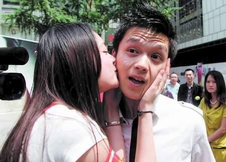 应对亲戚酒后失态强吻：有效处理策略与自我保护指南