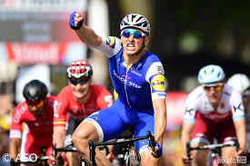 教练加速狂飙，挑战速度极限！