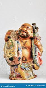 日语人名“七瀬かずみ”与“神崎レオナ”背后有何深意？