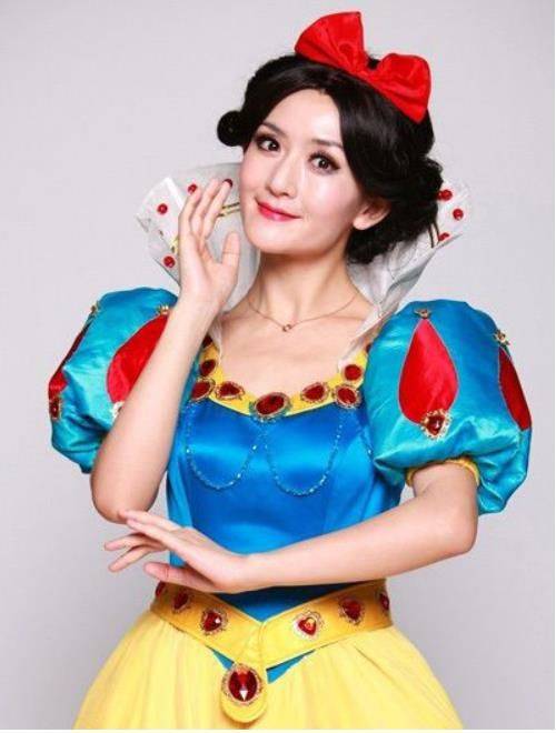 网络热议：白雪美音的真实身份与背后故事，令人惊叹的音乐之旅！