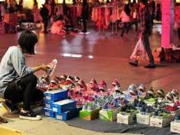 深入解析：'地摊货'的真正含义与市场影响