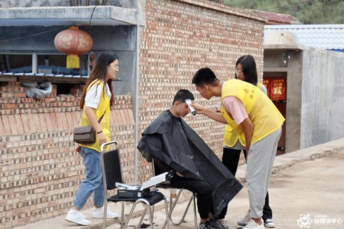 体恤与体察：深入民心的双重视角探析