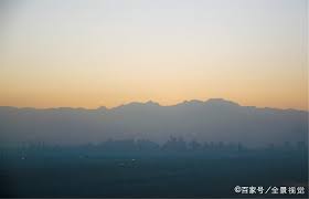 闲花弄影：古诗词中的唯美意象与现代解读